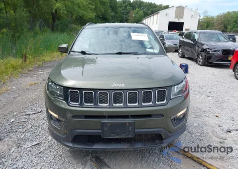 2017 Jeep Compass Latitude 4X4 из США, поврежденный, VIN 3C4NJDBBXHT664409